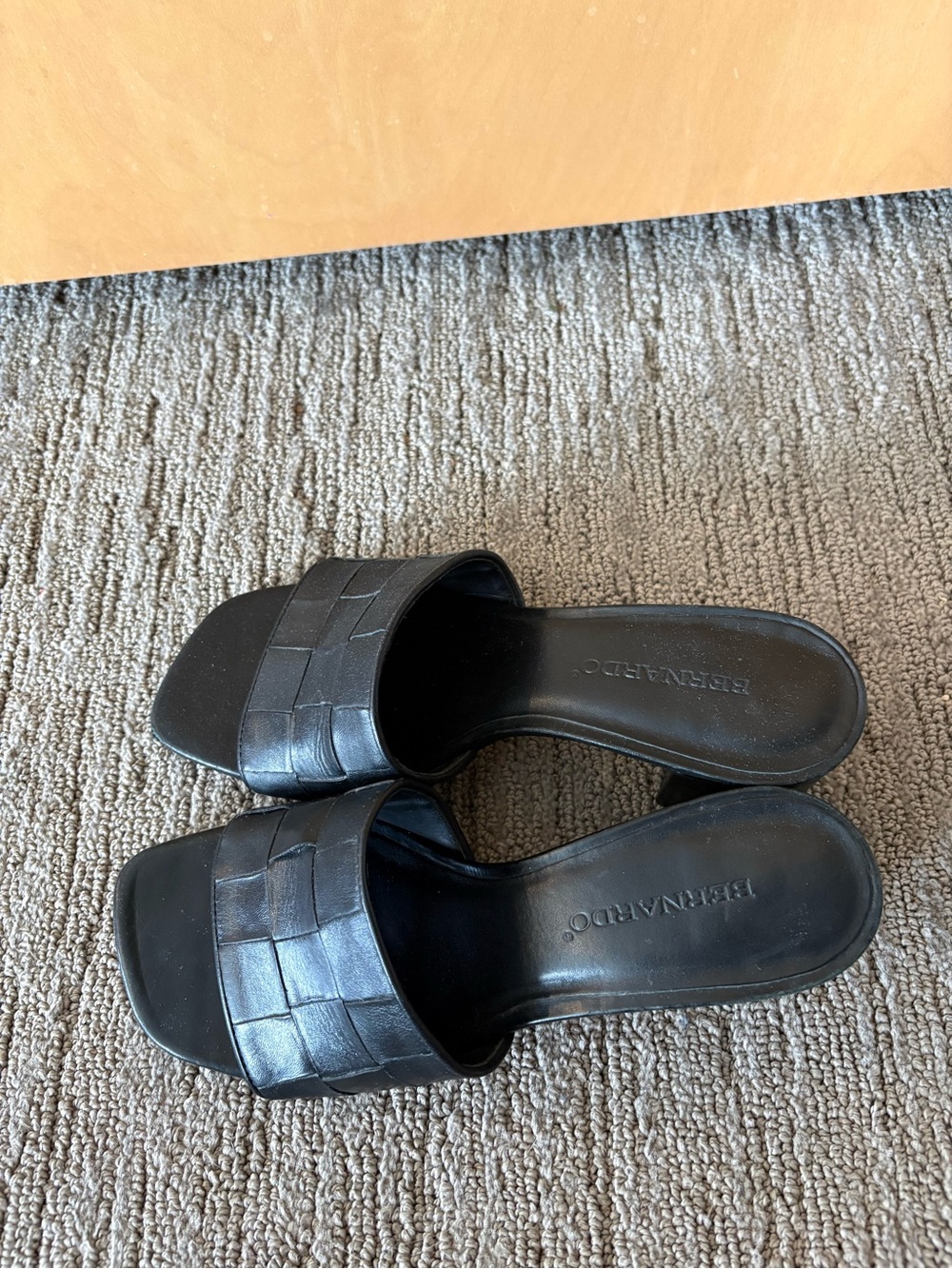 Vintage Bernardo heels - Picture 2 of 6